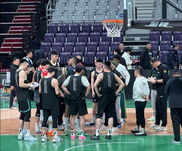 首秀15分！辽篮新外援合格，赵继伟有两帮手，杨鸣回归有1个障碍